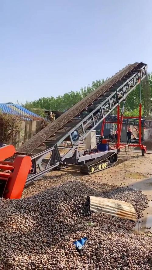 工業(yè)運(yùn)輸?shù)募沽?上料機(jī)、皮帶輸送機(jī)與輸送機(jī)的協(xié)同之道